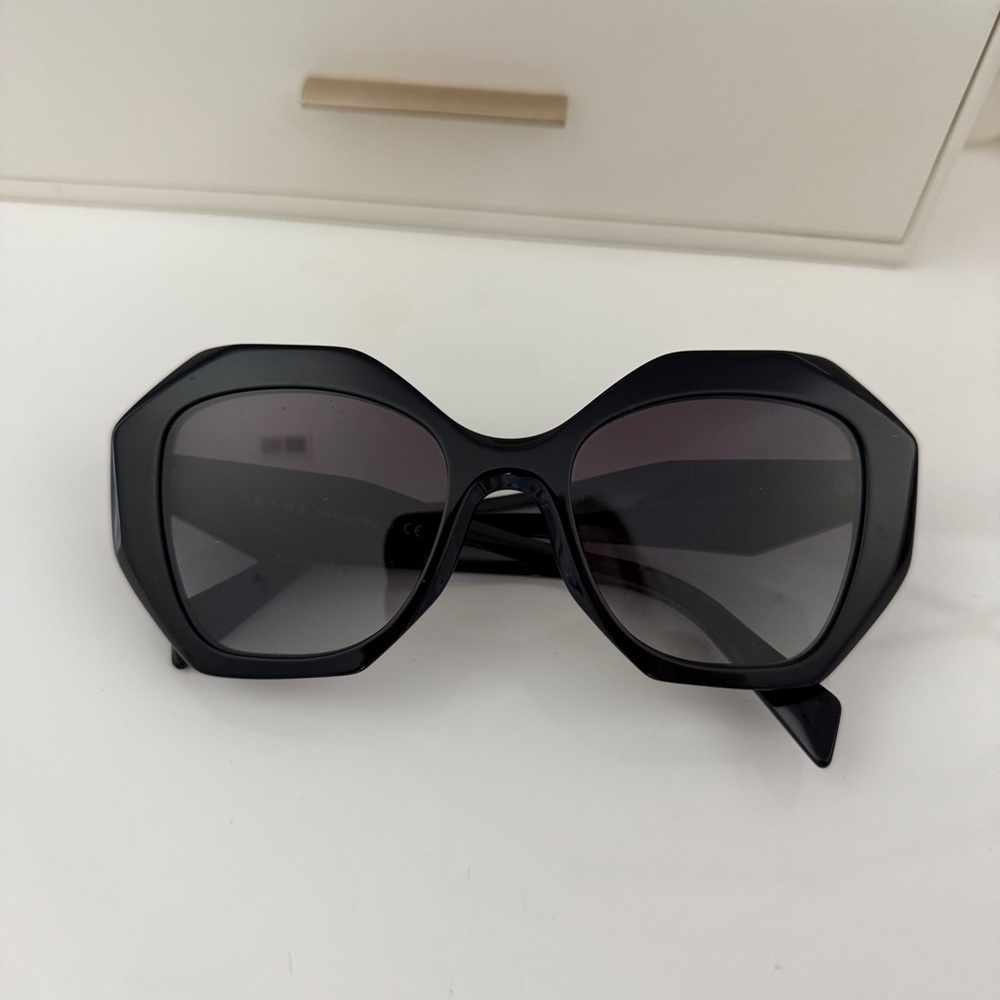 Prada Black Oversized Geometric Sunglasses - Picture 5 of 14